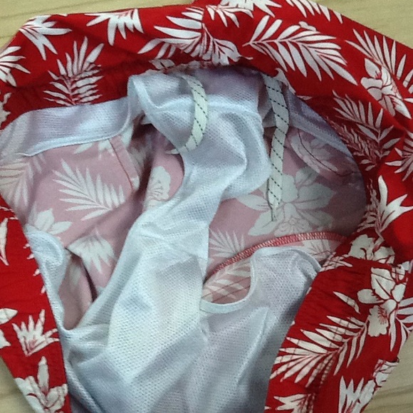 Land's End Red Hawaiian Print Swim Trunks Sz M - Picture 8 of 8